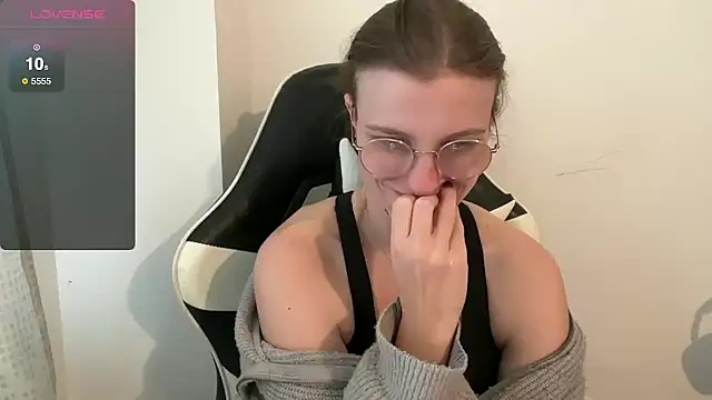 BustyKellyXXX online show from November 27, 2025, 10:05 am