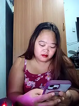 sweetbigtits19 online show from April 10, 2026, 2:18 am