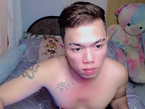 Snapshot of Queen_alena chatting on November 15, 2025, 3:43 am Queen alena online show from November 15, 2025, 3:43 am