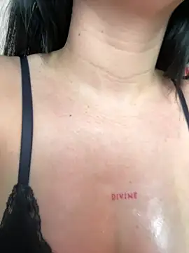 lucy grey25 online show from April 1, 2026, 11:55 am