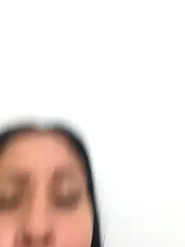 Snapshot of lucy_grey25 chatting on November 3, 2025, 4:21 pm lucy grey25 online show from November 3, 2025, 4:21 pm