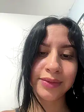 Snapshot of lucy_grey25 chatting on December 5, 2025, 2:00 am lucy grey25 online show from December 5, 2025, 2:00 am