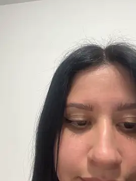 Snapshot of lucy_grey25 chatting on November 5, 2025, 2:25 am lucy grey25 online show from November 5, 2025, 2:25 am