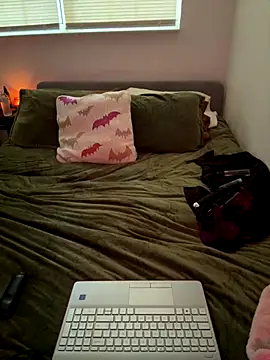 Snapshot of Thegr33ngypsy chatting on October 15, 2025, 4:48 pm Thegr33ngypsy online show from October 15, 2025, 4:48 pm