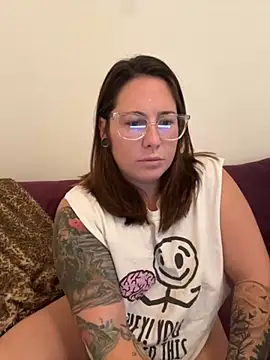 Snapshot of Thegr33ngypsy chatting on October 20, 2025, 8:59 am Thegr33ngypsy online show from October 20, 2025, 8:59 am