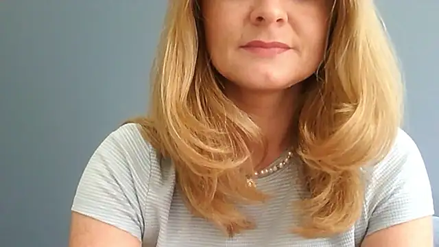 Snapshot of Ginger-bb chatting on July 2, 2026, 12:00 pm Ginger-bb online show from July 2, 2026, 12:00 pm
