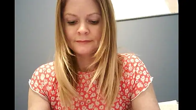 Ginger-bb online show from November 19, 2025, 7:30 am