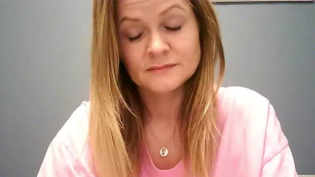 Ginger-bb online show from November 17, 2025, 6:39 am