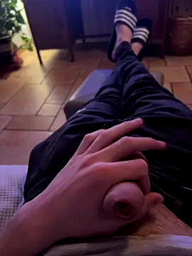 Snapshot of Timour92 chatting on December 13, 2025, 8:04 pm Timour92 online show from December 13, 2025, 8:04 pm