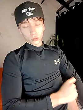 Logan sixxer online show from September 28, 2025, 9:44 pm