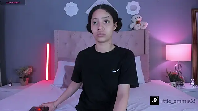 Snapshot of Joe_And_Emma chatting on November 6, 2025, 11:09 pm Joe And Emma online show from November 6, 2025, 11:09 pm