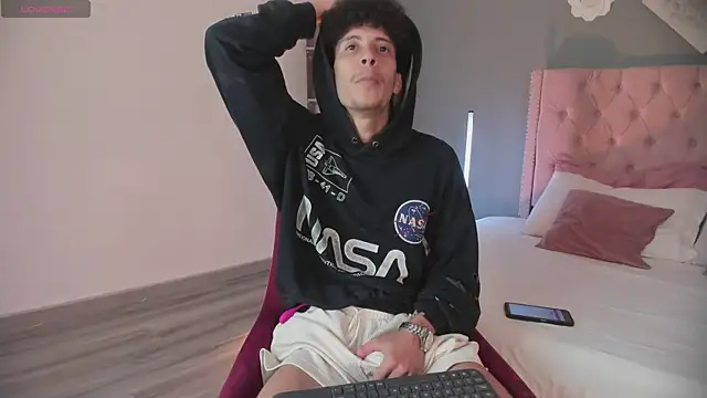 Snapshot of Joe_And_Emma chatting on November 25, 2025, 3:18 am Joe And Emma online show from November 25, 2025, 3:18 am