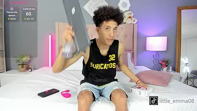 Snapshot of Joe_And_Emma chatting on November 1, 2025, 8:03 pm Joe And Emma online show from November 1, 2025, 8:03 pm