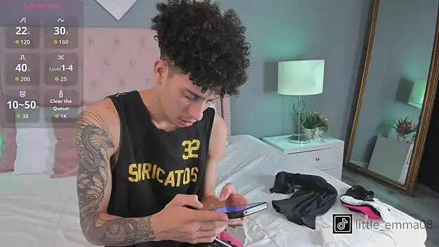 Snapshot of Joe_And_Emma chatting on November 5, 2025, 9:40 pm Joe And Emma online show from November 5, 2025, 9:40 pm