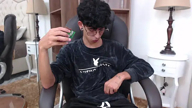 Ibratxandy online show from March 24, 2026, 7:36 pm