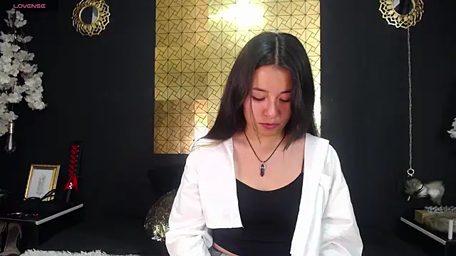 Snapshot of Lollyshine_ chatting on December 15, 2025, 11:31 pm Lollyshine online show from December 15, 2025, 11:31 pm