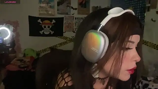 Snapshot of PixelKitty_ chatting on October 22, 2025, 11:36 pm PixelKitty online show from October 22, 2025, 11:36 pm