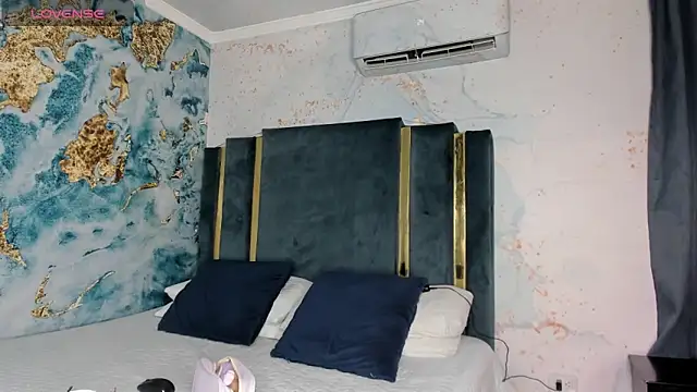 lesly cutee online show from April 17, 2026, 12:52 pm