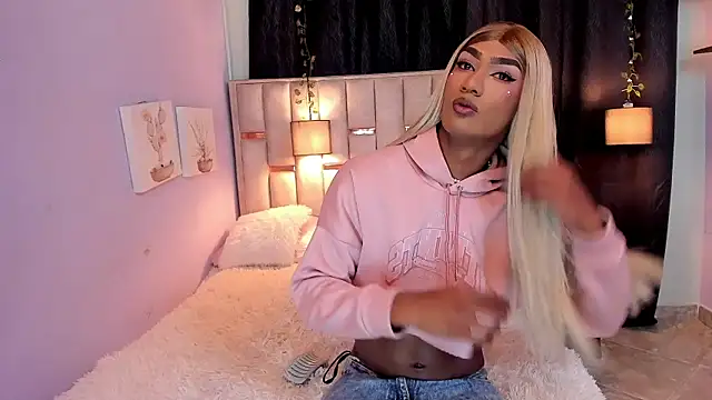 Snapshot of Hanzking01 chatting on December 14, 2025, 5:35 am Hanzking01 online show from December 14, 2025, 5:35 am