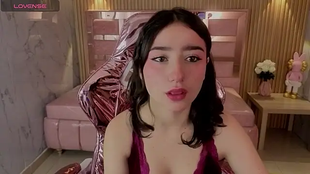 venuss09 s online show from April 20, 2026, 1:24 pm