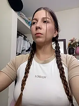 Arianna Moss online show from April 8, 2026, 2:24 am