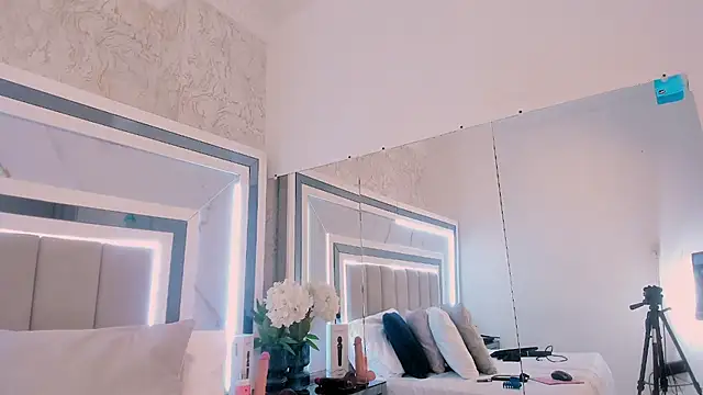 Snapshot of melodycharlotte chatting on December 4, 2025, 12:26 pm melodycharlotte online show from December 4, 2025, 12:26 pm