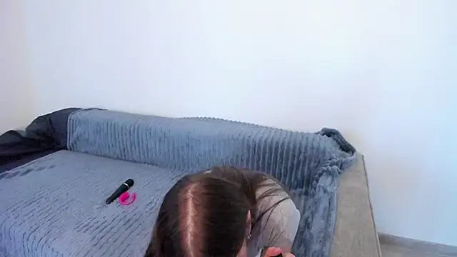 sofielovely  online show from October 31, 2025, 1:08 pm