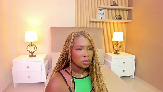 SerenaWinslow online show from April 15, 2026, 11:59 am