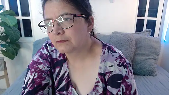 Snapshot of Linda_banks_ chatting on November 27, 2025, 1:28 am Linda banks online show from November 27, 2025, 1:28 am