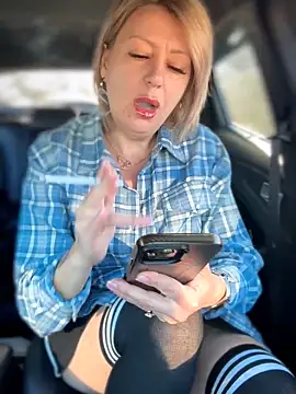 Milena-MilfaXXX online show from March 29, 2026, 2:35 am