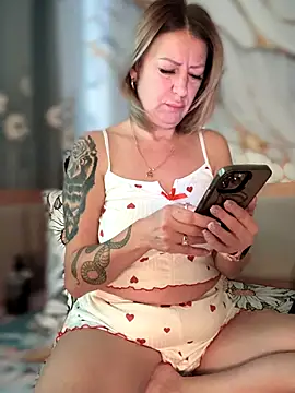 Milena-MilfaXXX online show from November 28, 2025, 4:23 am