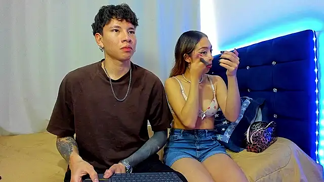 Snapshot of Tatiiana_n_Damiian chatting on October 22, 2025, 9:24 pm Tatiiana n Damiian online show from October 22, 2025, 9:24 pm