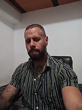 Snapshot of Matheus_Blaze chatting on November 6, 2025, 3:49 pm Matheus Blaze online show from November 6, 2025, 3:49 pm