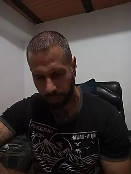 Snapshot of Matheus_Blaze chatting on November 5, 2025, 1:25 pm Matheus Blaze online show from November 5, 2025, 1:25 pm