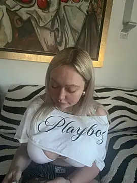 Snapshot of misstitmouseofficial chatting on March 2, 2026, 12:56 pm misstitmouseofficial online show from March 2, 2026, 12:56 pm