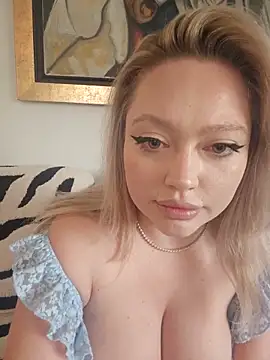 Snapshot of misstitmouseofficial chatting on February 14, 2026, 3:23 pm misstitmouseofficial online show from February 14, 2026, 3:23 pm