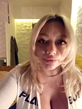 Snapshot of misstitmouseofficial chatting on November 24, 2025, 5:57 pm misstitmouseofficial online show from November 24, 2025, 5:57 pm