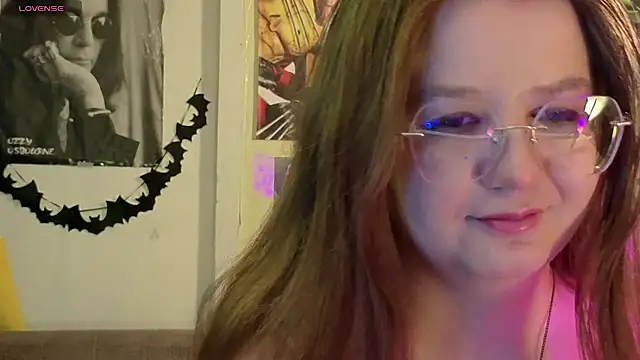 Snapshot of Sienna-Cow chatting on November 5, 2025, 12:41 pm Sienna-Cow online show from November 5, 2025, 12:41 pm