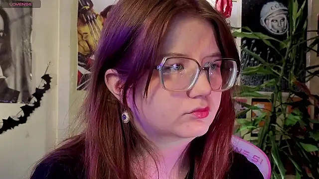 Snapshot of Sienna-Cow chatting on December 2, 2025, 11:01 am Sienna-Cow online show from December 2, 2025, 11:01 am