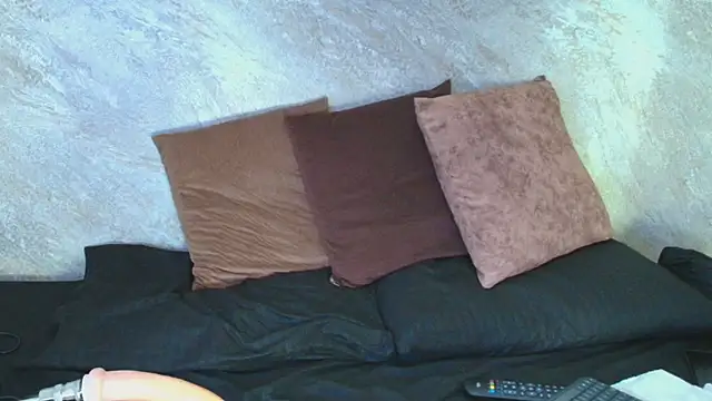 Snapshot of Dixie_grey1 chatting on September 21, 2025, 5:51 pm Dixie grey1 online show from September 21, 2025, 5:51 pm