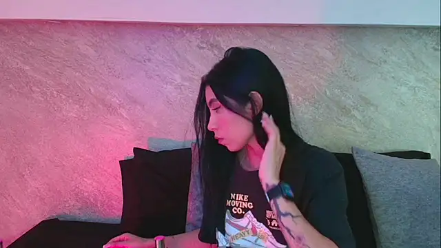 Snapshot of Dixie_grey1 chatting on November 14, 2025, 2:21 pm Dixie grey1 online show from November 14, 2025, 2:21 pm