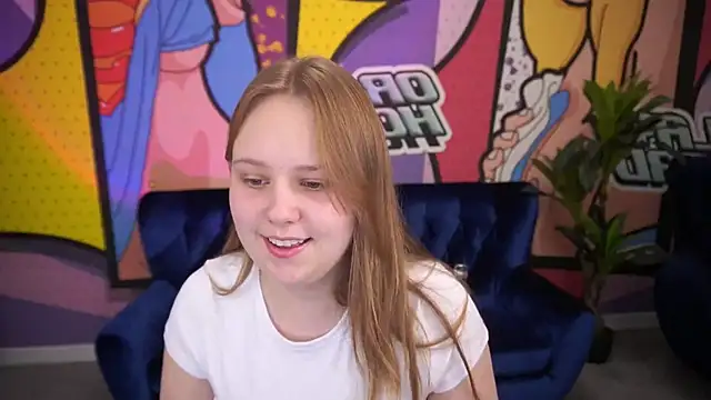 CrystallPaws online show from October 28, 2025, 8:08 pm