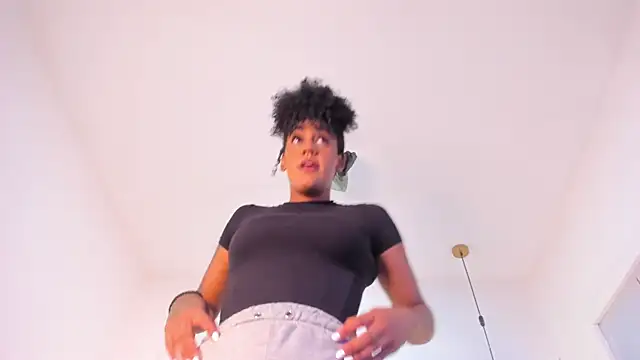 OnlyGia online show from April 10, 2026, 11:01 pm