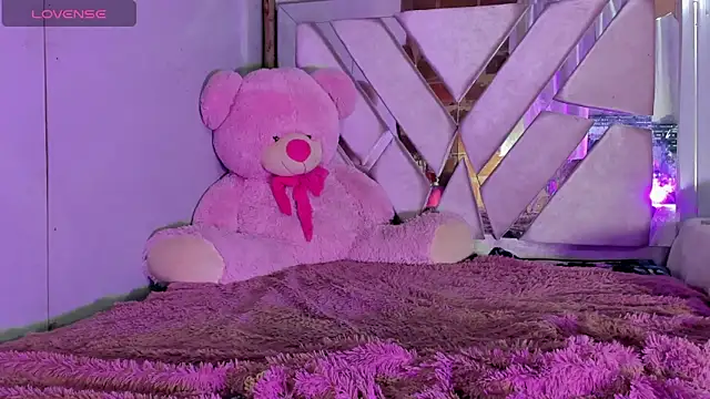 Snapshot of little_daicel chatting on November 9, 2025, 5:11 am little daicel online show from November 9, 2025, 5:11 am