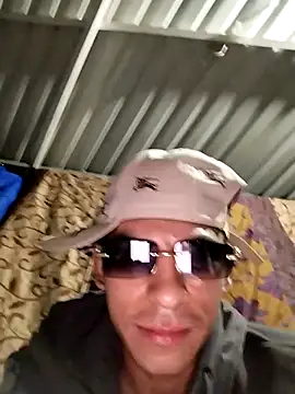 Tussi-amor online show from October 2, 2025, 5:44 am