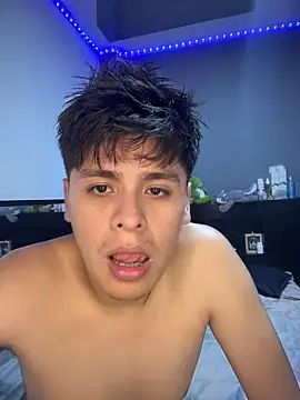 Kailertwink online show from March 27, 2026, 1:36 am