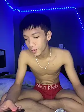 Kailertwink online show from April 5, 2026, 3:35 am