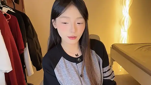 Snapshot of Robin-o3 chatting on October 11, 2025, 3:24 pm Robin-o3 online show from October 11, 2025, 3:24 pm