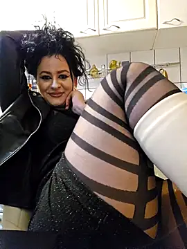 ShineBright88 online show from April 25, 2026, 9:23 pm