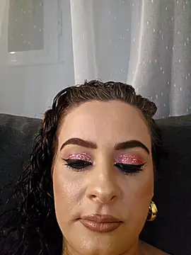 Snapshot of ShineBright88 chatting on November 19, 2025, 8:31 pm ShineBright88 online show from November 19, 2025, 8:31 pm